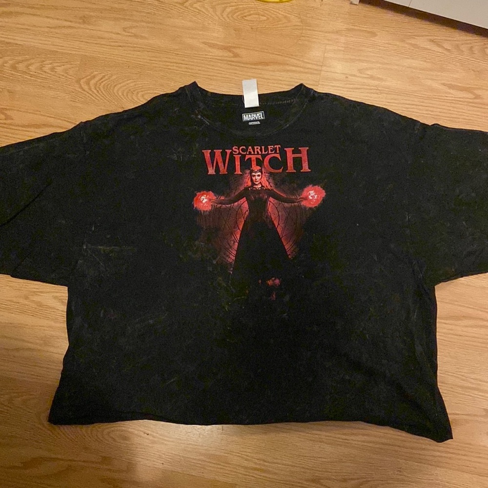 Disney- Marvel - Scarlet Witch Crop Tee - XL